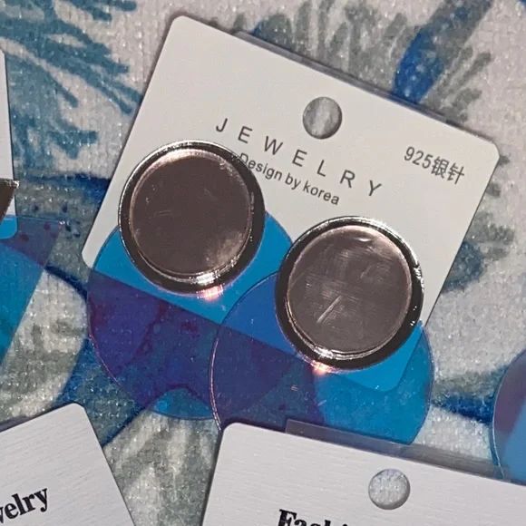 New Earrings- Last But Not Least Cute, Plastic, Shimmering, Lightweight and FUN - Picture 8 of 10